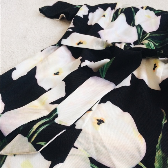 Luxxel Off the Shoulder Floral Romper - Picture 3 of 4